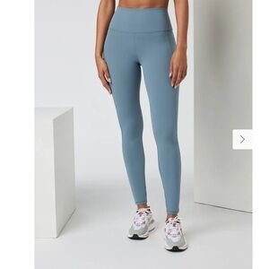 Vuori Women's Studio Pocket Leggings- Smoke Blue